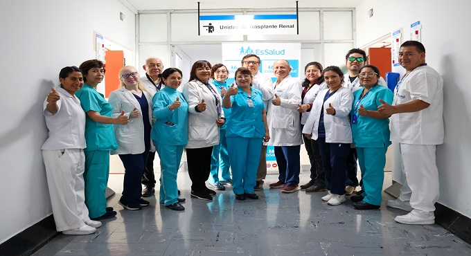 EsSalud: Especialistas del hospital Rebagliati realizan con éxito el primer trasplante renal a un paciente con VIH en el país