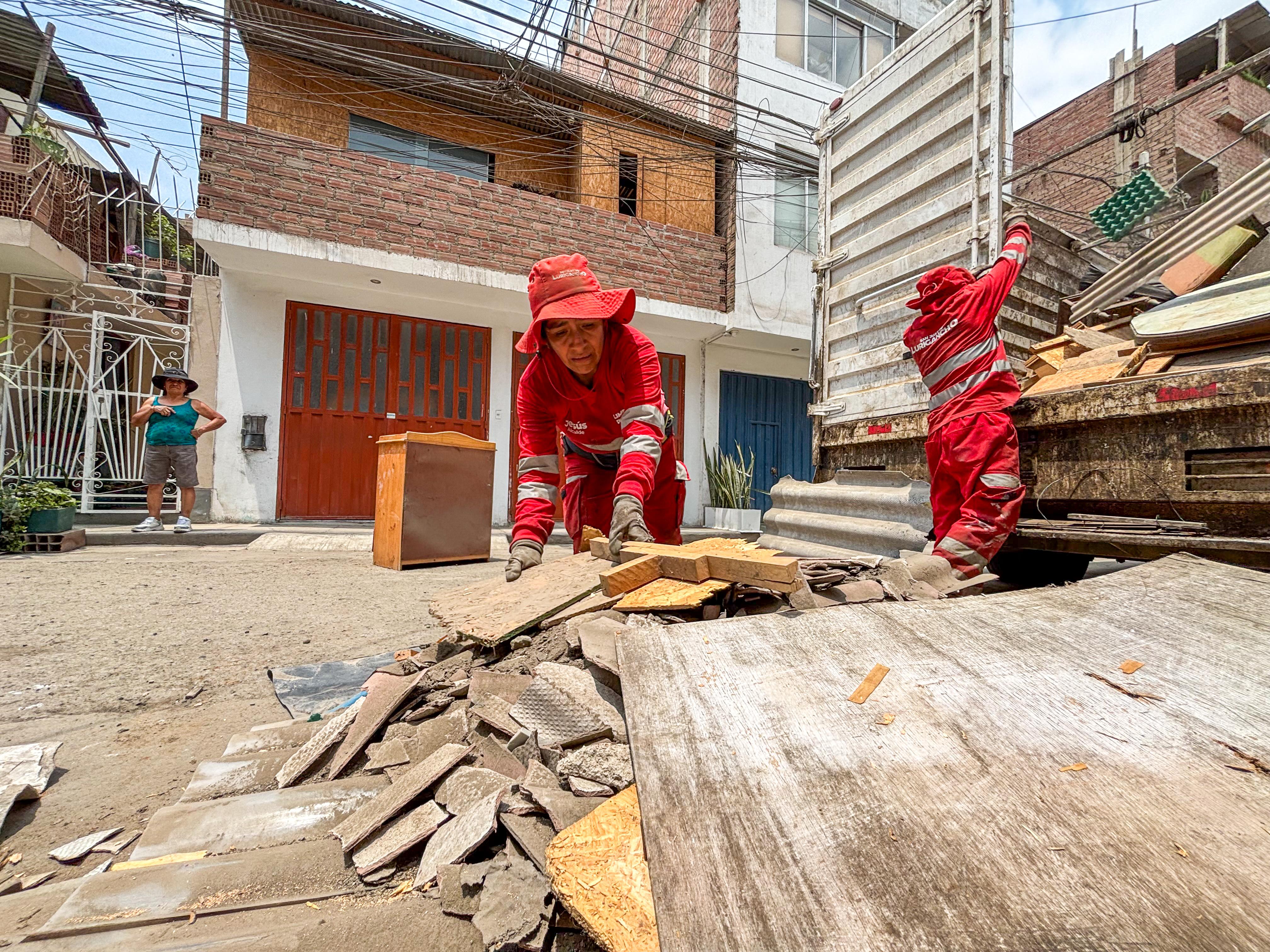 Campaña Limpieza de Techos en Mariscal Cáceres levantó 21 toneladas de residuos