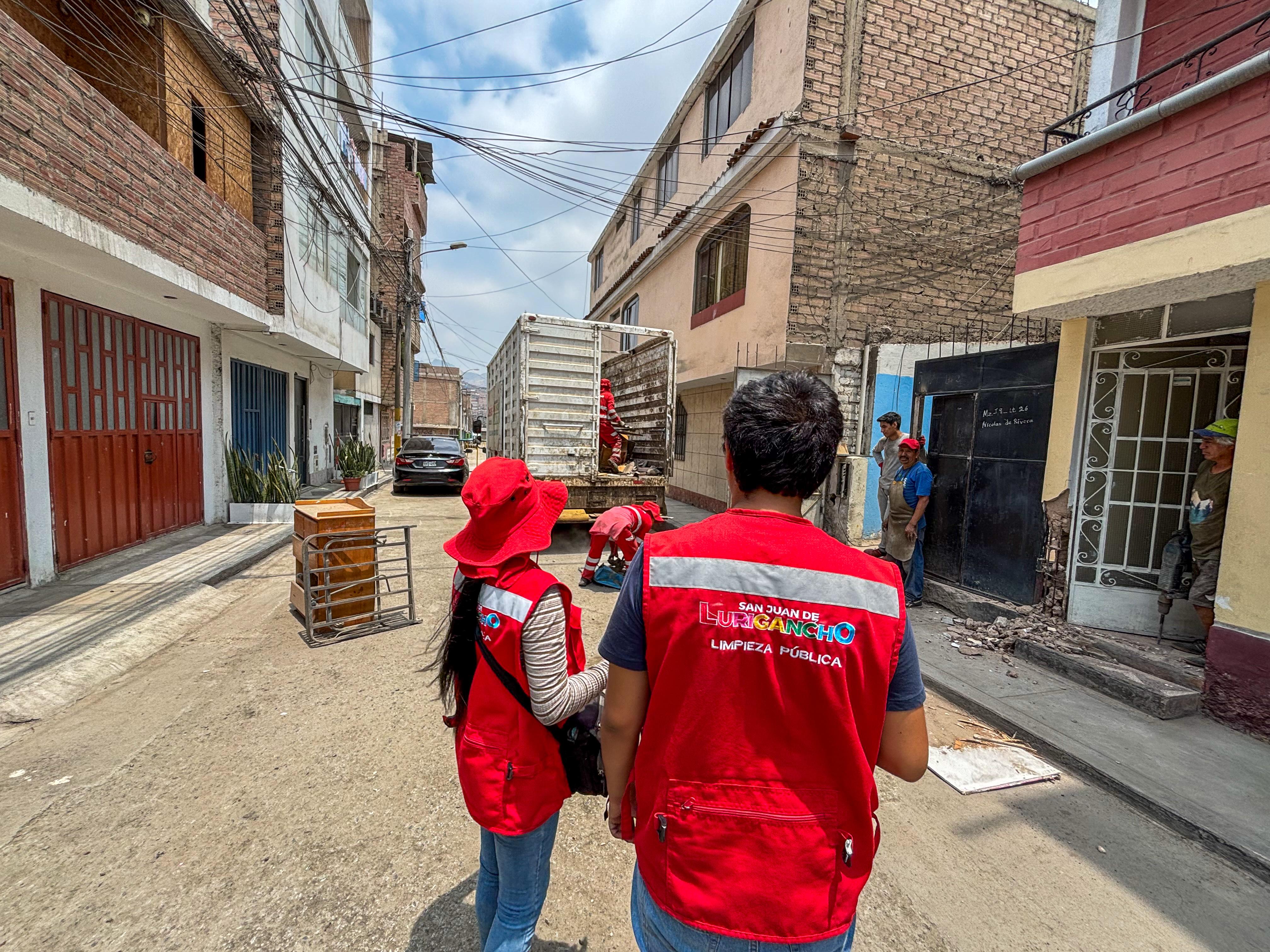 Campaña Limpieza de Techos en Mariscal Cáceres levantó 21 toneladas de residuos