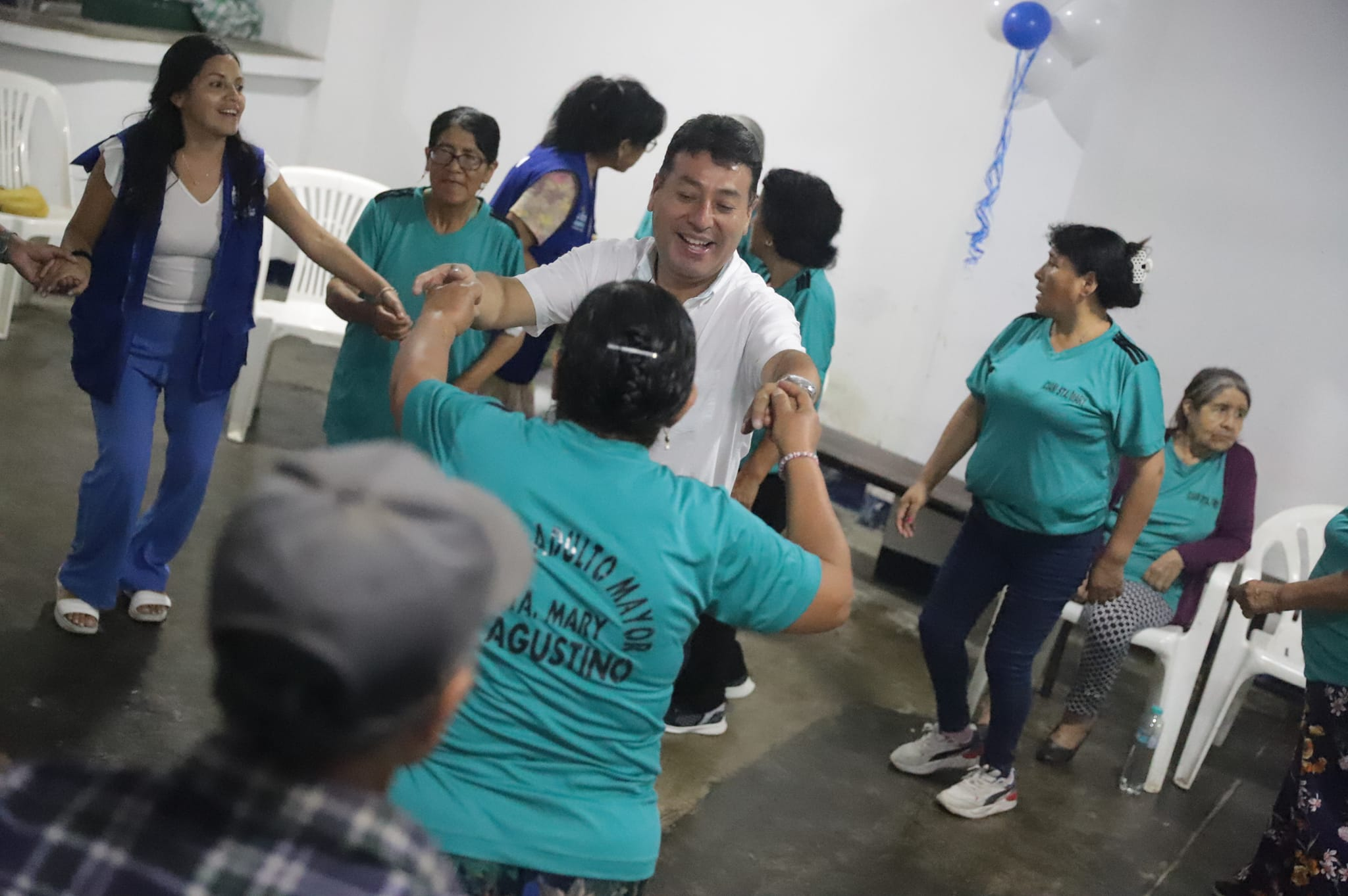 Un encuentro lleno de momentos especiales, fortaleciendo nuestro compromiso con nuestros adultos mayores.
Como municipalidad, seguimos firmes en nuestro propósito de trabajar por el bienestar y la calidad de vida de nuestros adultos mayores.
