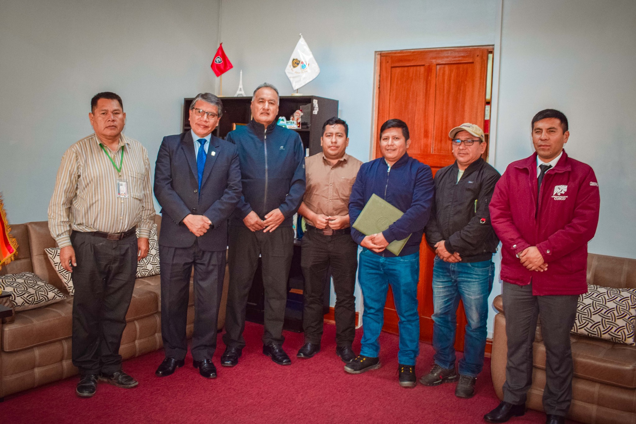 Autoridades locales y regionales impulsando el licenciamiento del IESTP Kimbiri