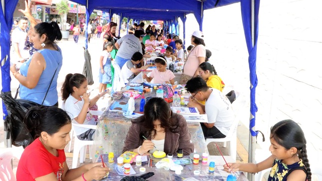 Municipalidad Provincial de Huaral realiza exhibición de trabajos de origami, dibujo y pintura 