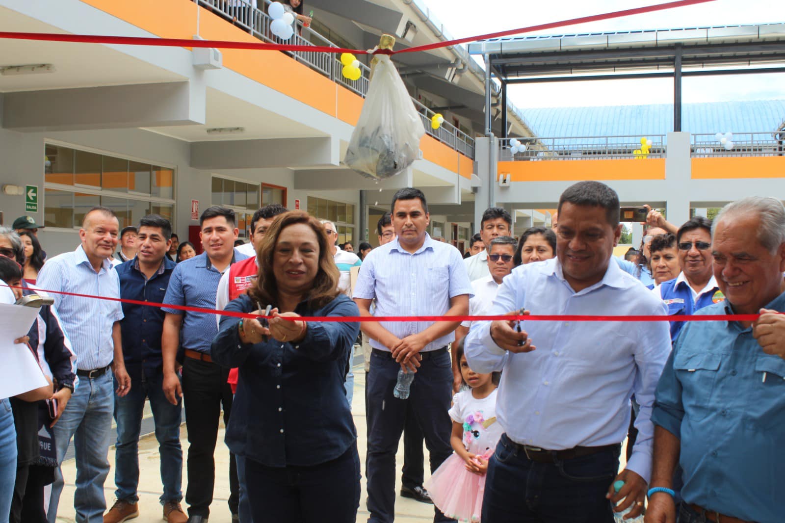 UGEL Piura participa de la inauguración de tres colegios en Coyona