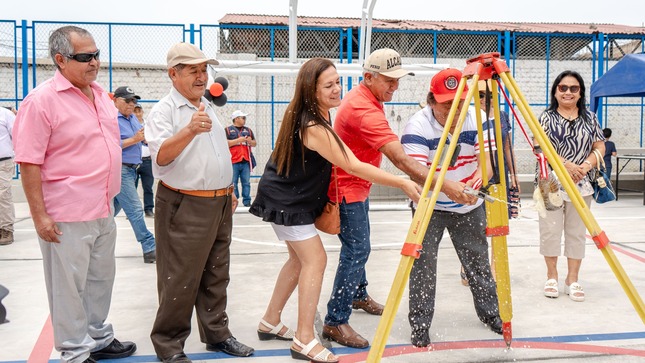Más obras para el pueblo: Inauguración de la losa deportiva La Huaquilla 