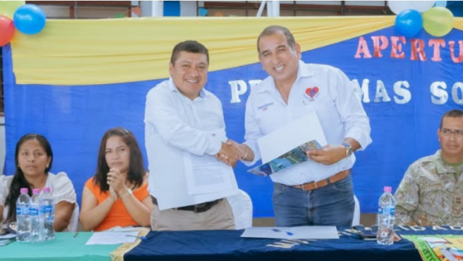Foto Alcalde Javier Pazo firma convenio