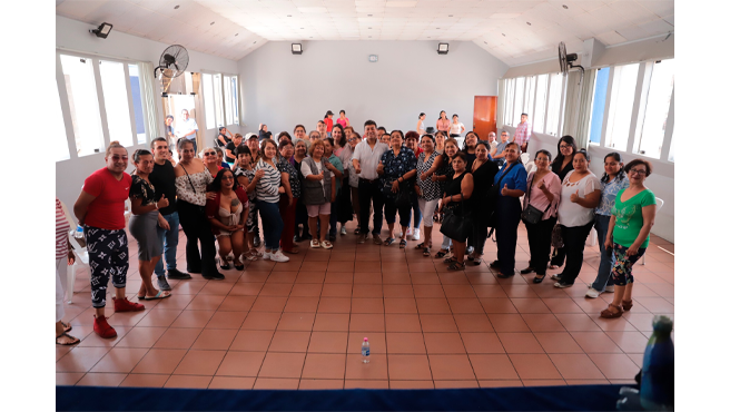 Durante el encuentro, expusieron los avances que vienen realizando en los distintos distritos para enfrentar la violencia y discriminación de grupos vulnerables y otras iniciativas de desarrollo social.
Seguiremos trabajando en unidad por una sociedad más equitativa, inclusiva y con mayores oportunidades para el desarrollo de nuestra comunidad.