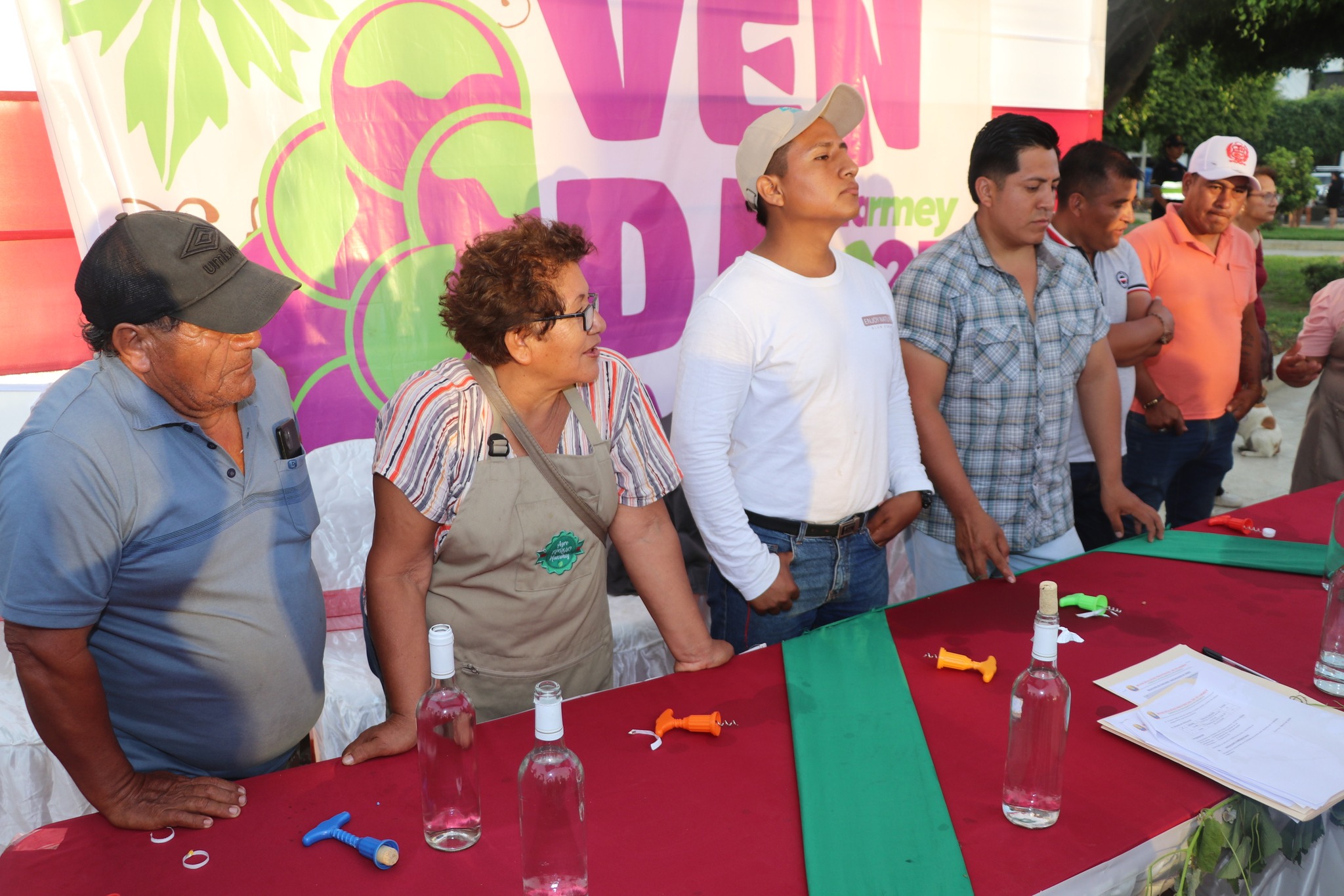 Concurso "Descorchado de Vino" "I Festival de la vendimia huarmeyana 2025"