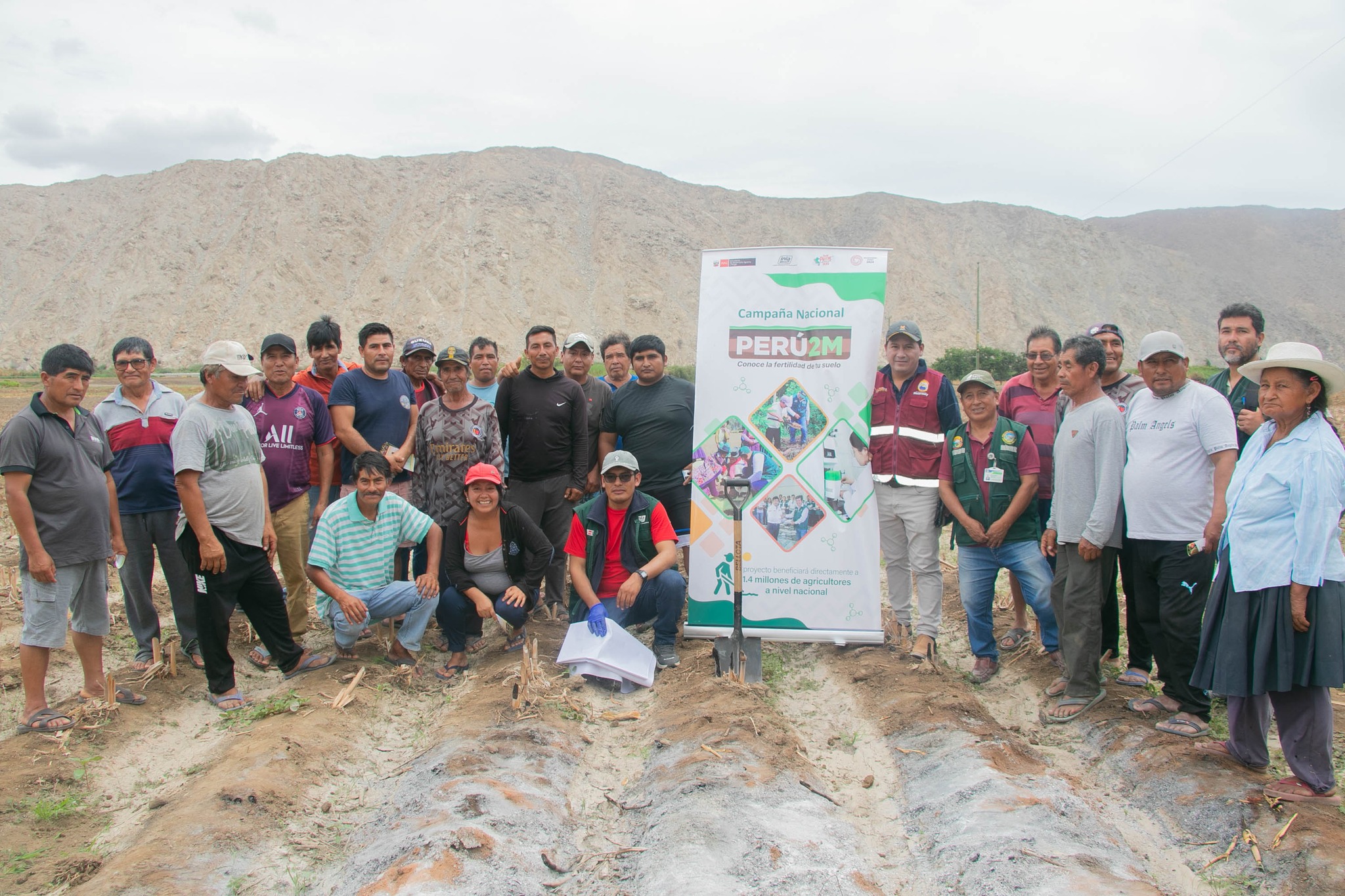 Municipalidad de Huarmey fortalece capacidades productivas en análisis de suelo y fertilización en el C.P. Garlero