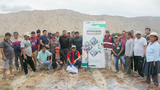 Municipalidad de Huarmey fortalece capacidades productivas en análisis de suelo y fertilización en el C.P. Garlero
