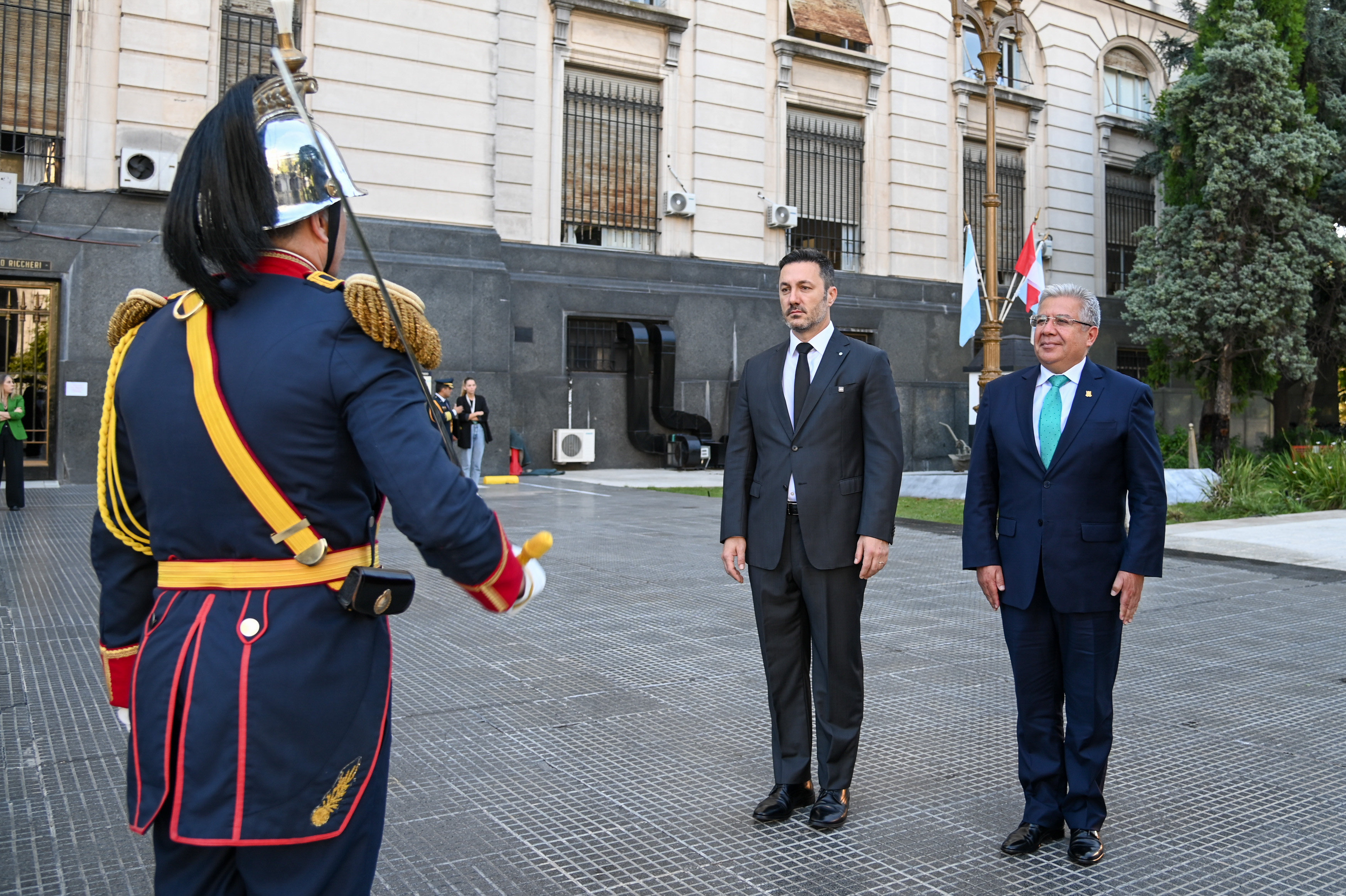 Durante su discurso, el ministro Astudillo expresó su profundo agradecimiento por la confianza depositada en el Perú.