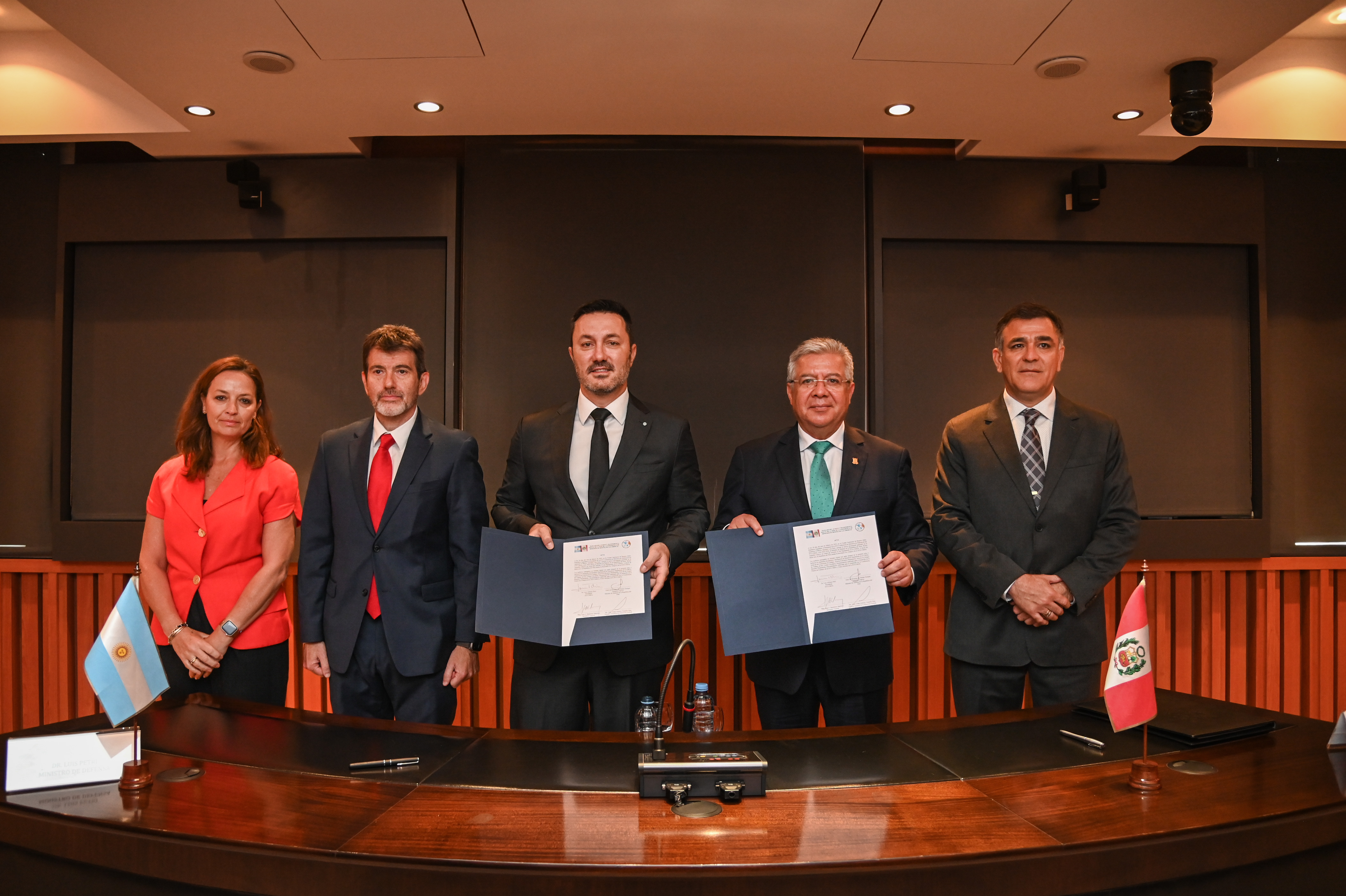 Durante su discurso, el ministro Astudillo expresó su profundo agradecimiento por la confianza depositada en el Perú.