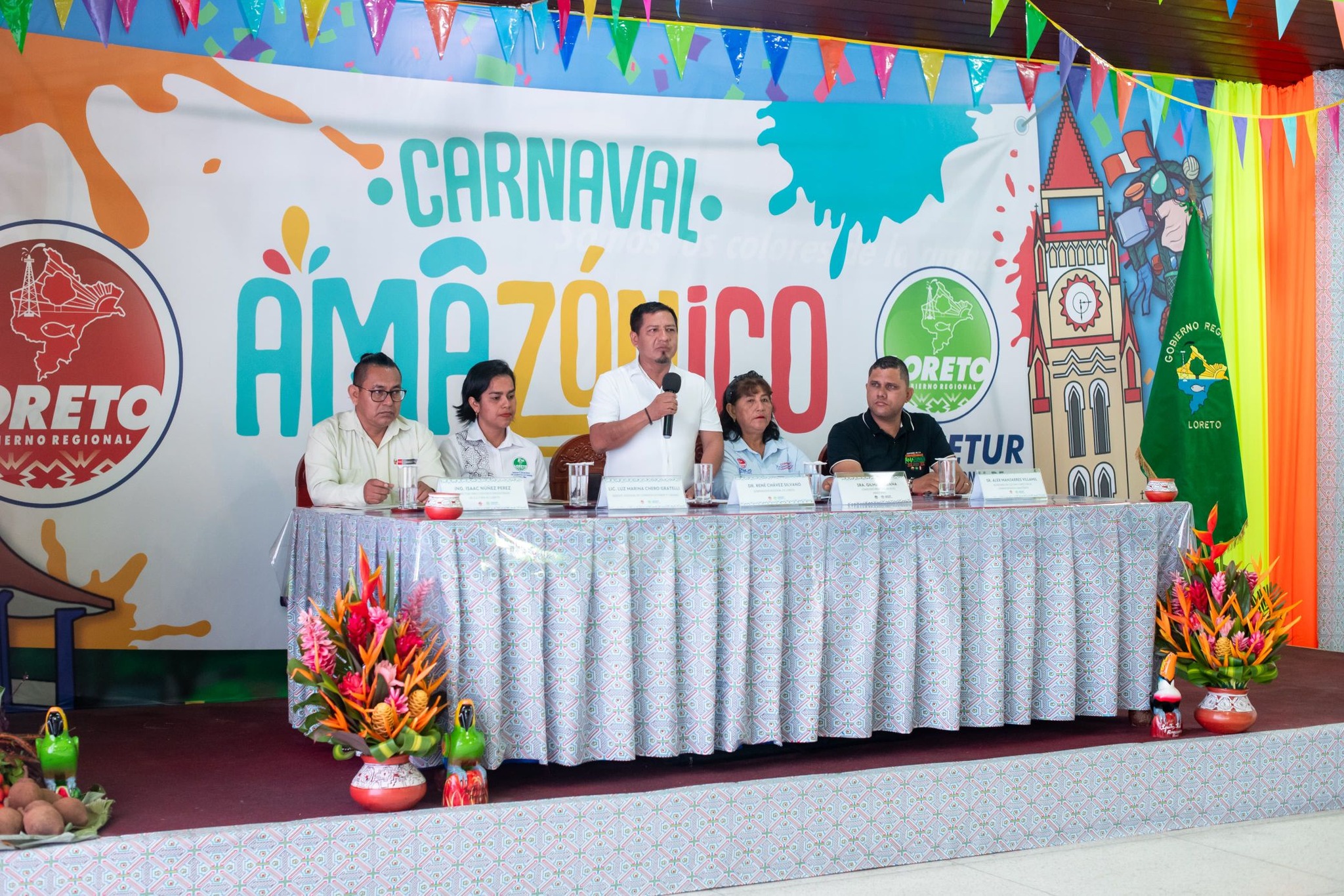 "El gobernador René Chávez lidera la presentación del Carnaval Amazónico 2025"