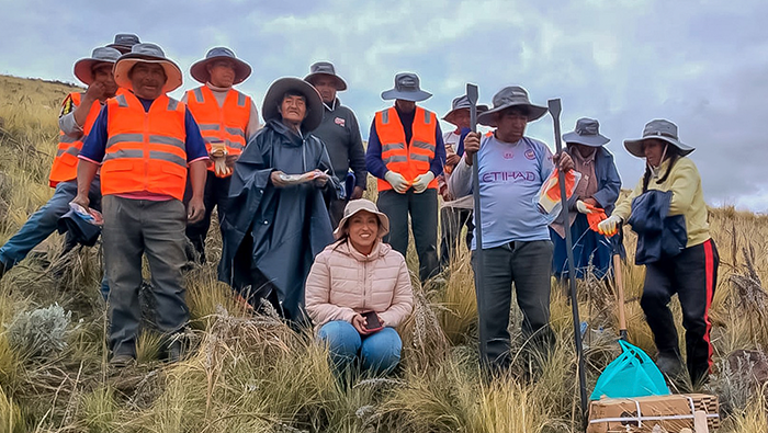 Emsapuno S.A. promueve la forestación de especies nativas en la cuenca de aporte Totorani