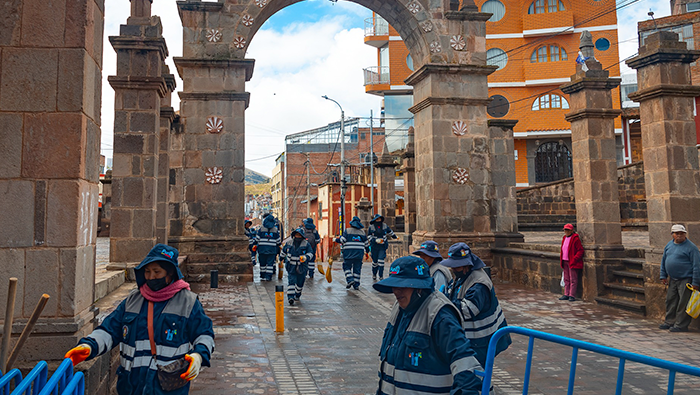 Inician jornadas de limpieza en el centro de la ciudad y principales centros de abastos por cercanías de la Festividad Virgen de la Candelaria.