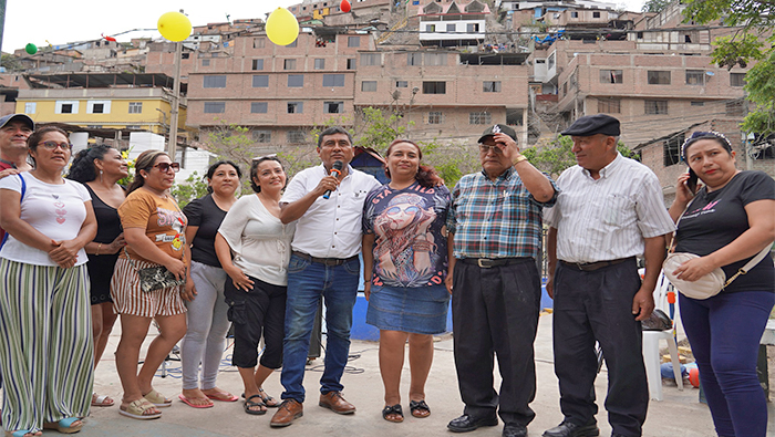 articipando junto a sus dirigentes y vecinos del 41º aniversario del sector, extendiendo nuestro más sincero saludo y felicitación a todos los habitantes del lugar que con esfuerzo y dedicación buscan el desarrollo de su comunidad.