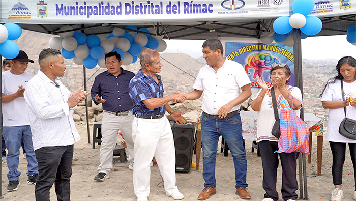 1º aniversario del sector, extendiendo nuestro más sincero saludo y felicitación a todos sus habitantes que con esfuerzo y dedicación buscan el desarrollo de su comunidad, reafirmando así nuestro compromiso de seguir trabajando de la mano con la población del sector.
