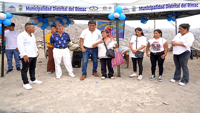 1º aniversario del sector, extendiendo nuestro más sincero saludo y felicitación a todos sus habitantes que con esfuerzo y dedicación buscan el desarrollo de su comunidad, reafirmando así nuestro compromiso de seguir trabajando de la mano con la población del sector.