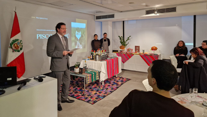 Consulado General del Perú en Barcelona organizó evento de promoción de bebida bandera en marco del Día Nacional del Pisco Sour