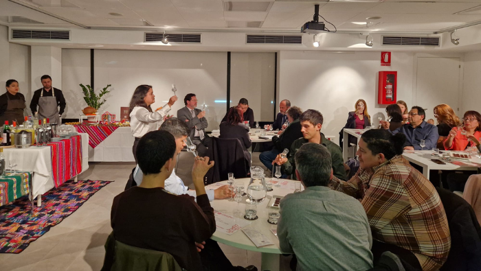 Consulado General del Perú en Barcelona organizó evento de promoción de bebida bandera en marco del Día Nacional del Pisco Sour