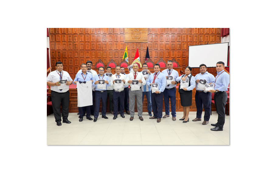 Corte Superior de Justicia de Tumbes realiza entrega de polos institucionales a los Servidores de Seguridad y Resguardo