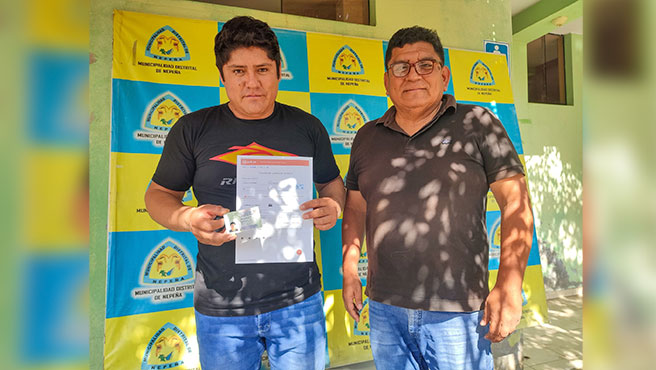 Vecino obtiene su licencia de conducir gracias al convenio entre la Municipalidad Distrital de Nepeña y la Municipalidad Provincial de Pallasca