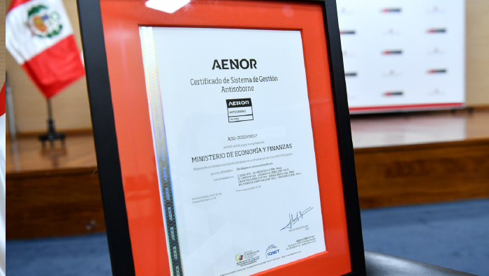Certificado recibido por el MEF