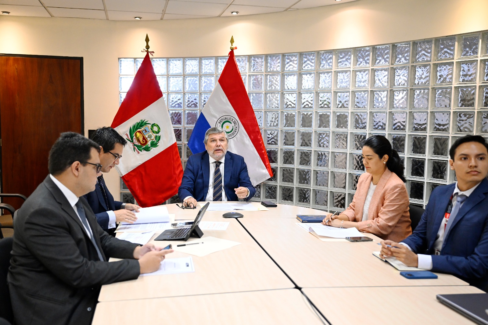 Perú y Paraguay