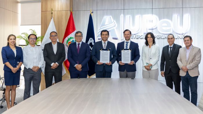 Firma de convenio entre Ceplan y Universidad Peruana Unión