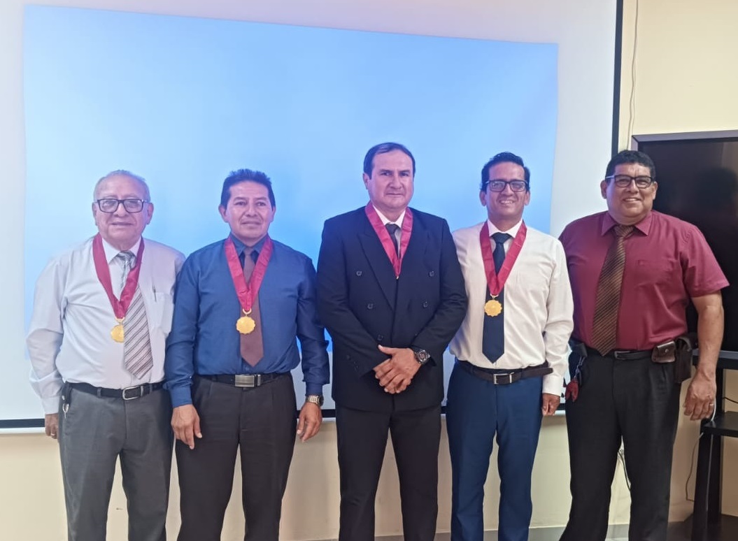 Bachiller de Mecatrónica obtiene título profesional con investigación sobre robótica educativa