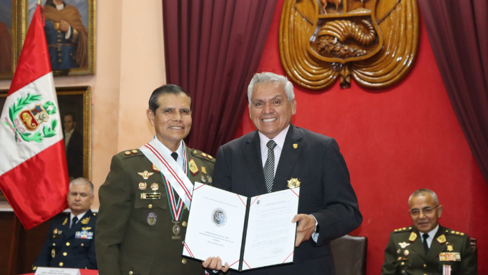 Asesor de la ACFFAA recibe reconocimiento en el XXX Aniversario del Conflicto del Alto Cenepa