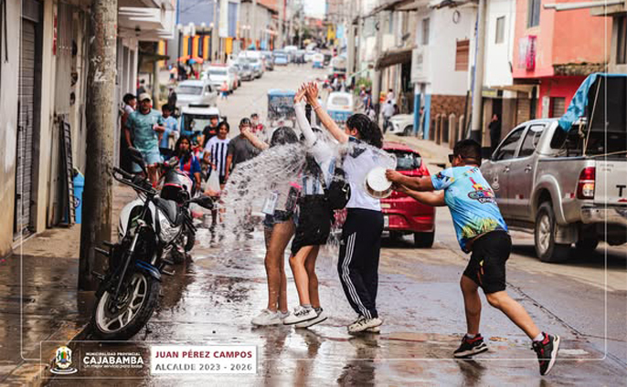 Segunda globeada del carnaval de la diversidad Cajabamba 2025