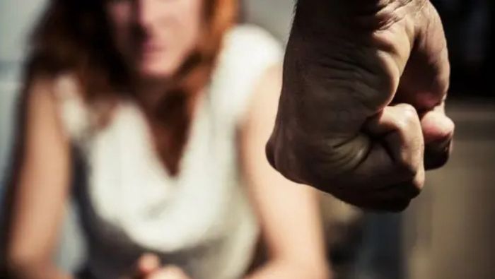 Juzgado ordena proceso inmediato contra hombre que agredió a la madre de su hijo
