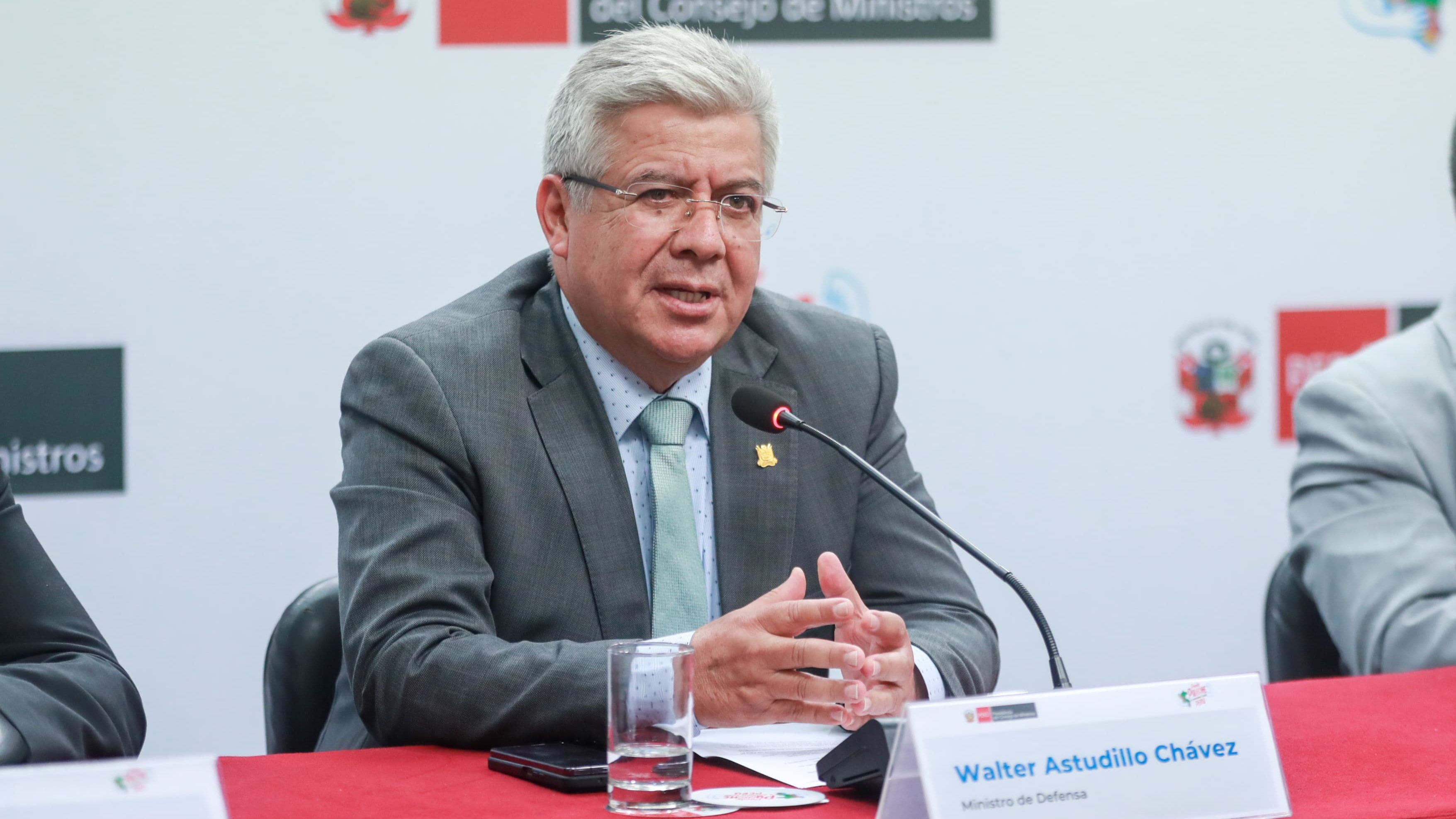 Asimismo, se emplea maquinaria pesada en diversas zonas afectadas, en coordinación con el Ministerio de Vivienda, la Autoridad Nacional del Agua y los gobiernos regionales.