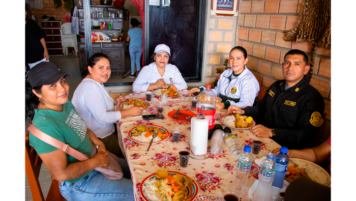 Alcaldesa implementa Comedor Popular.
