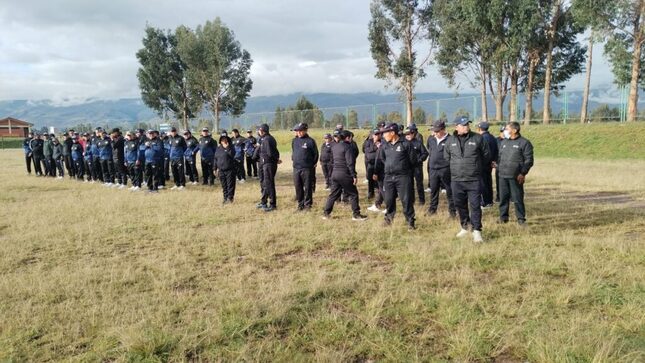 imagen 1 MDT CAPACITA A SERENOS Y POLICÍAS MUNICIPALES EN TÉCNICAS DE DEFENSA PERSONAL