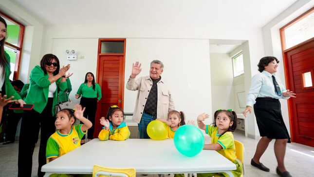 Histórico: Gore Renovará Mobiliario Escolar De Instituciones Educativas Con Más De S/ 42 Millones