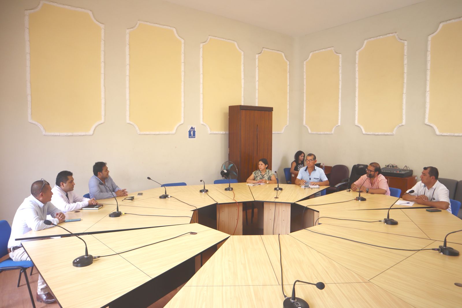 Reunión del Director del HLMCH con regidores de la MPCH