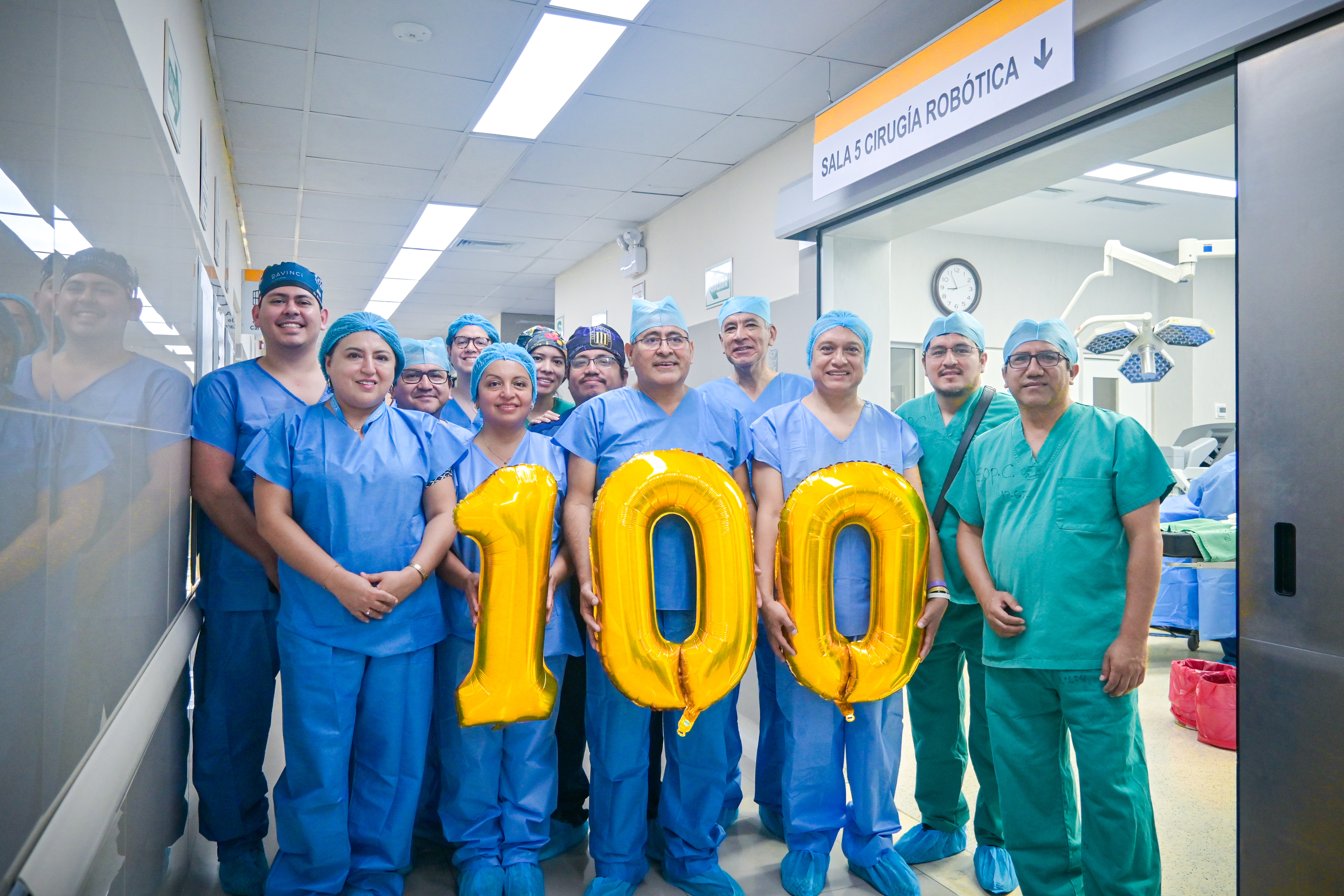 Transformando vidas: Hospital Nacional Dos de Mayo alcanza las 100 cirugías robóticas exitosas