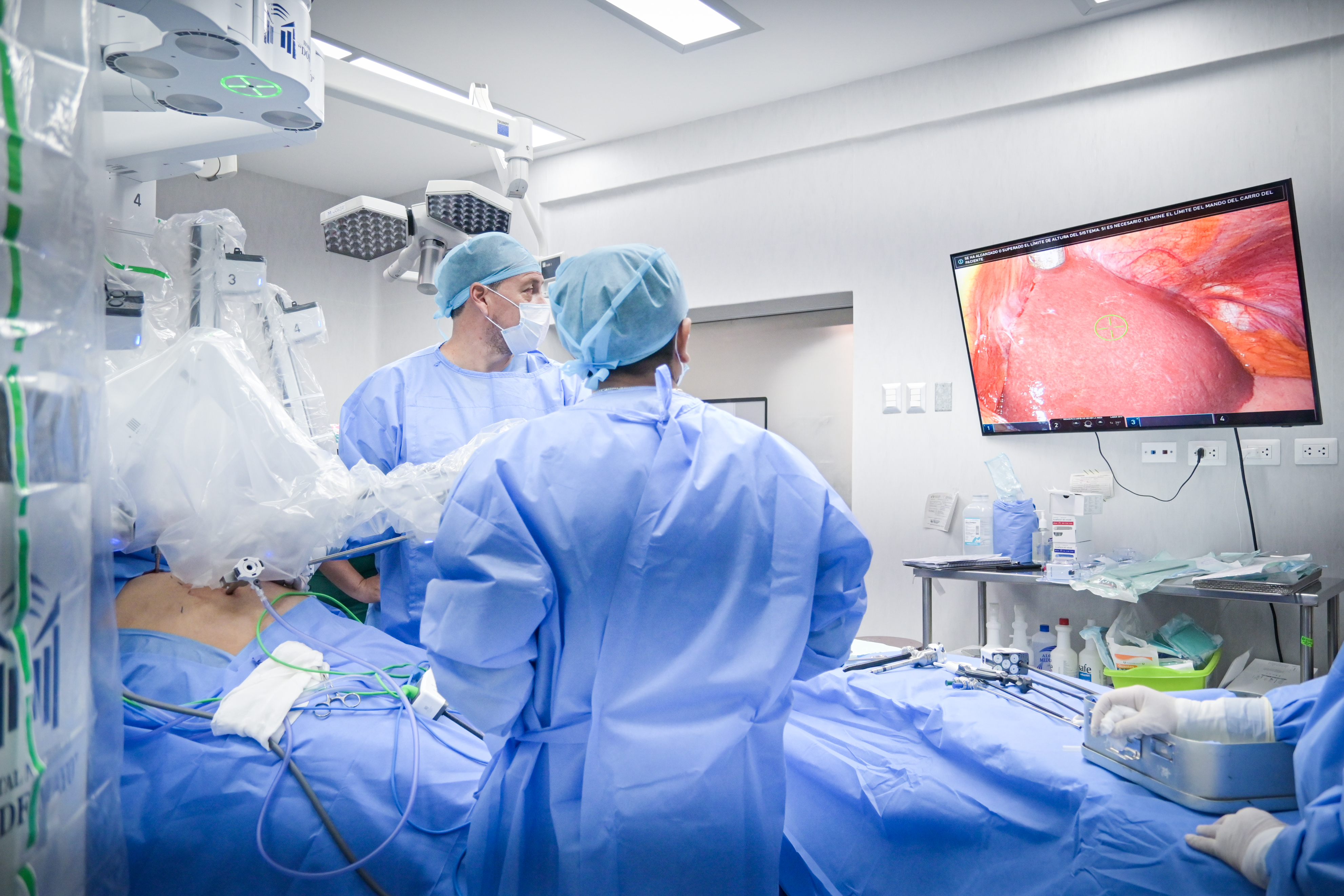Transformando vidas: Hospital Nacional Dos de Mayo alcanza las 100 cirugías robóticas exitosas