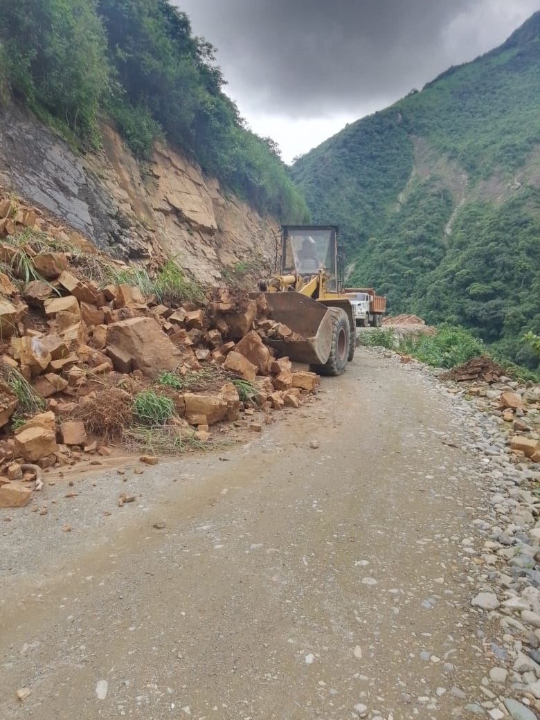 Trabajos de limpieza y remoción de tierra en épocas de lluvia
