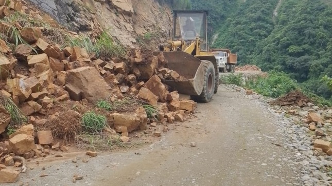 Trabajos de limpieza y remoción de tierra en épocas de lluvia