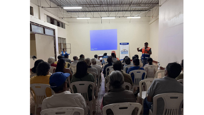 Durante la jornada, se compartieron recomendaciones clave para actuar ante desastres naturales y fortalecer la seguridad en cada comunidad.
Agradecemos la participación de los líderes vecinales, quienes desempeñan un rol fundamental en la prevención y respuesta ante emergencias.