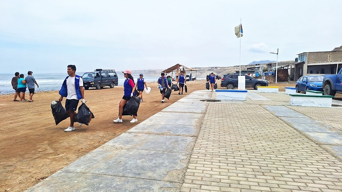 Como cada fin de semana, se realizó una importante campaña de limpieza en el balneario La Barranca, con el apoyo de promotores ambientales voluntarios de la UNT. La Unidad de Gestión Ambiental del Gobierno Municipal de Guadalupe, refuerza el llamado a los veraneantes para un manejo responsable de los residuos. ¡A cambiar y no ensuciar!