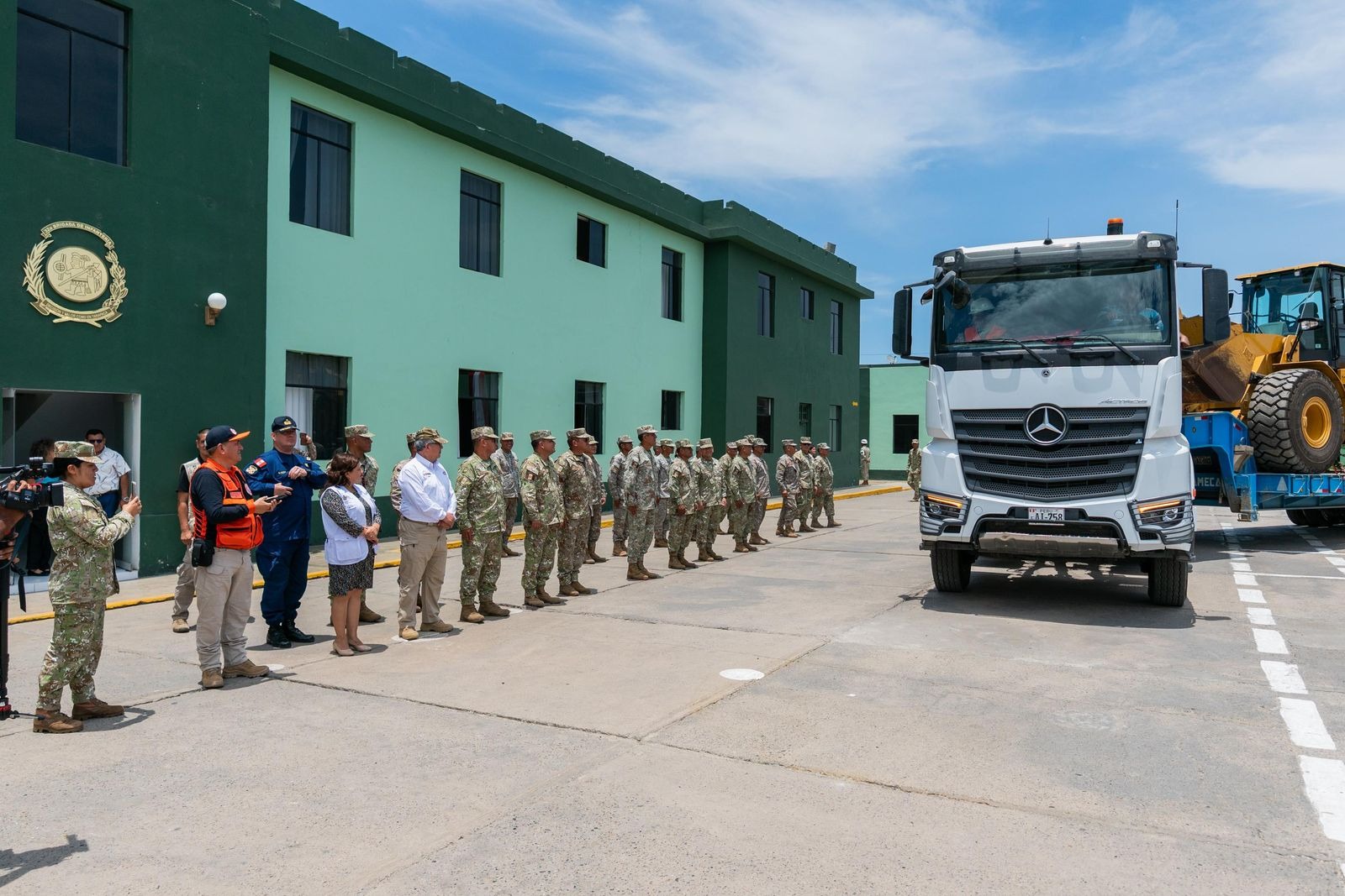 El ministro de Defensa, Walter Astudillo, señaló que las operaciones buscan atender oportunamente a los damnificados.