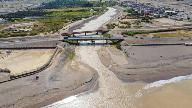 Se recomienda a la población alejarse del cauce del río Osmore que registra un incremento ligero de su caudal.
