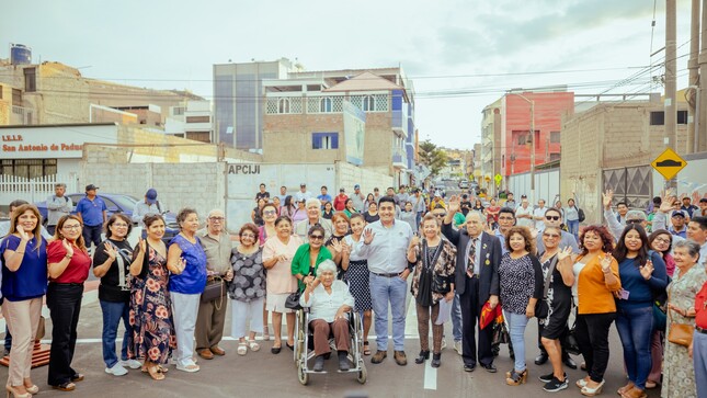 • Alcalde provincial de Ilo, Abg. Humberto Tapia y su equipo de profesionales continúan trabajando para mejorar la calidad de vida de la población.