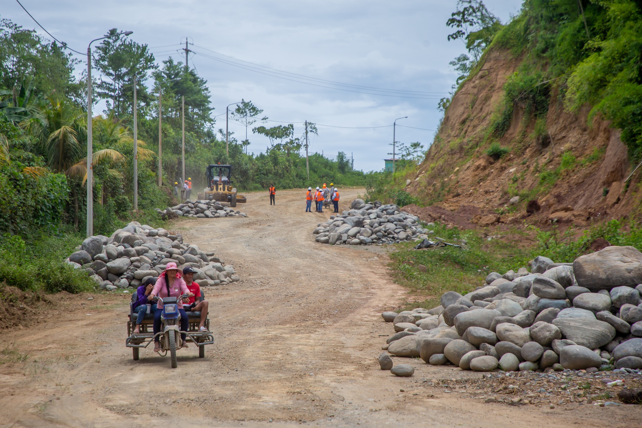 Mejorando las vías de acceso a Kimbiri