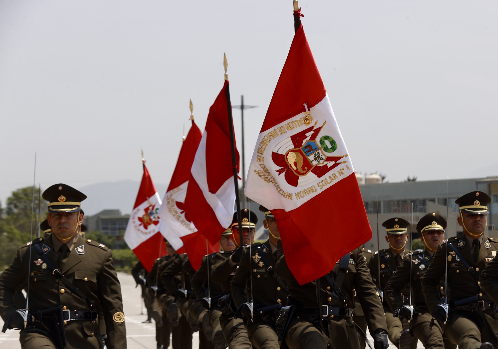 Presidenta de la República encabezó ceremonia por el XXX Aniversario de las Operaciones del Alto Cenepa