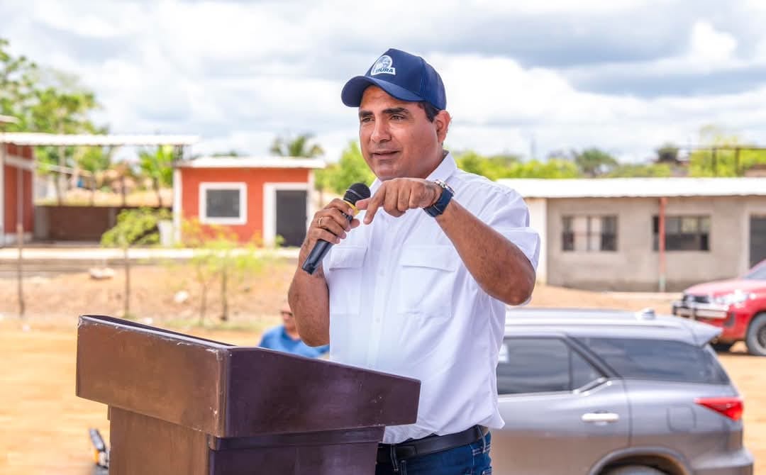 Gobernador Luis Neyra inaugura carretera Chilaco Pelados-La Bocana en beneficio de poblados fronterizos de Lancones-Sullana