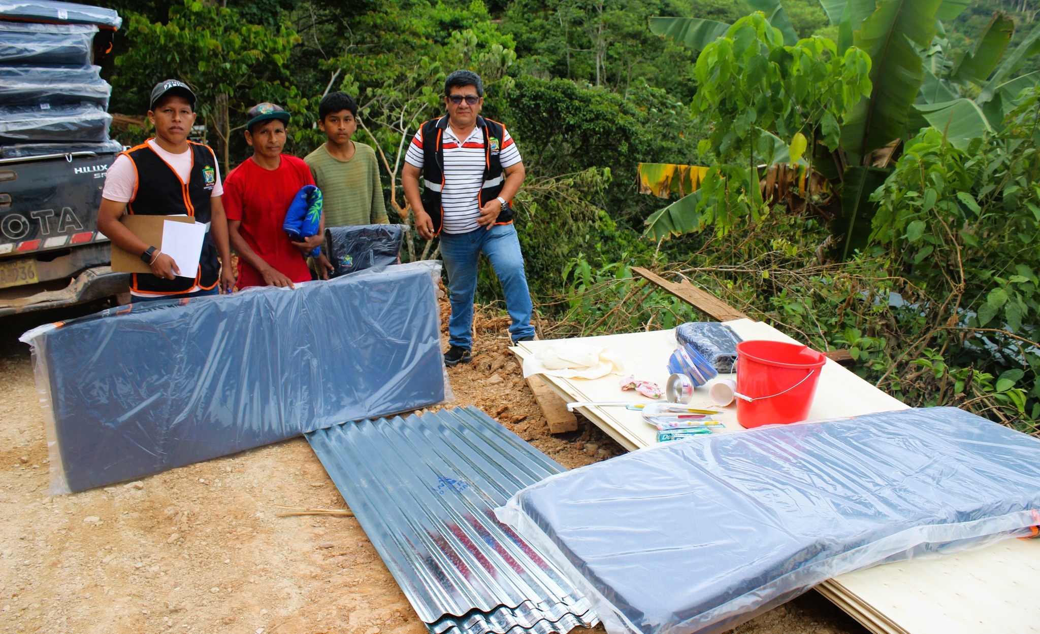 Apoyo Humanitario A Familia Afectada Por Inundaci贸n